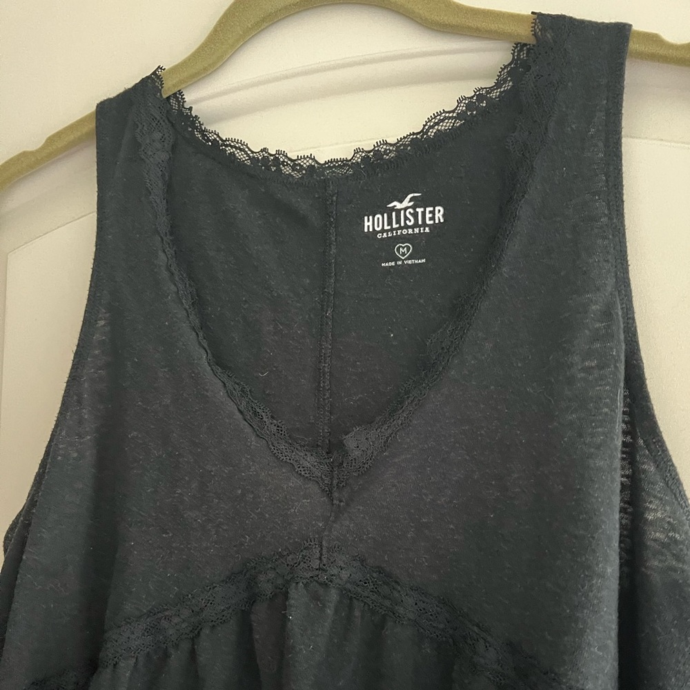 Hollister top